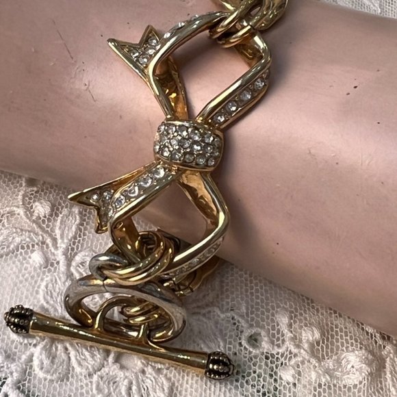Juicy Couture Bracelet Gold Plated LinksGold Bow with Crystals - Picture 2 of 11